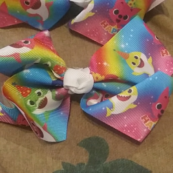 baby shark bow